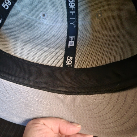 Men New York Yankee Hat - Picture 3 of 5